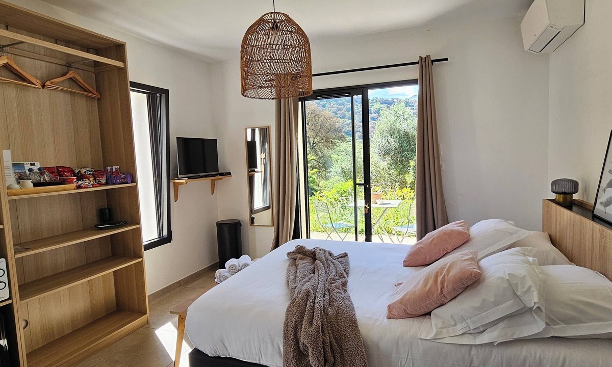 Olmiccia Apartment | 1 Double Room 2 pers, Residence Casa Pian d'Olmo/Double Room - A Leccia