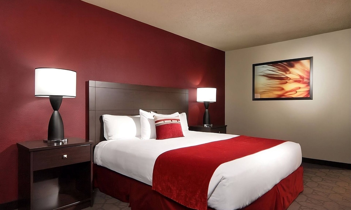 Laughlin Hotel | 1 x Sedona King Non Smoking Room at Edgewater Casino Resort