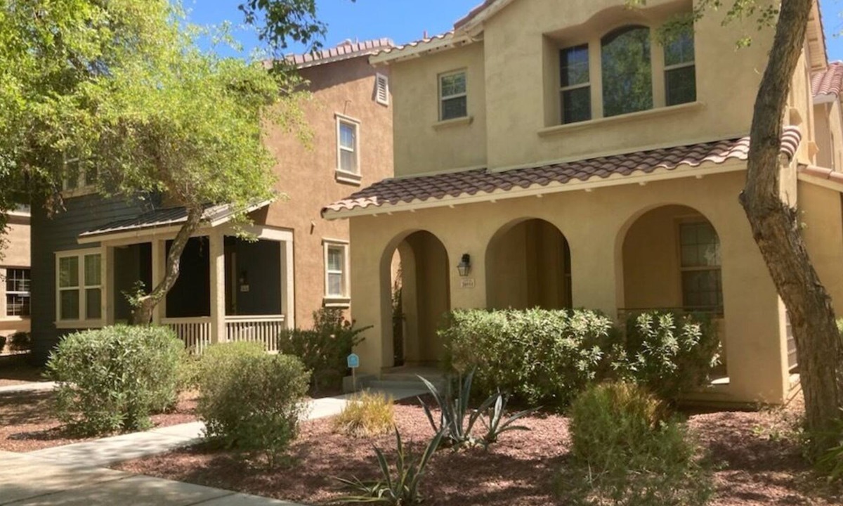 Verrado Heritage District House | 2,100 SF tastefully decorated home in the beautiful community of Verrado