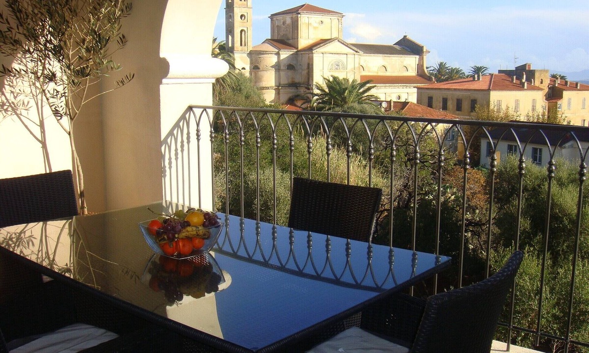 L'Ile-Rousse Apartment | 2 * luxury apartment 300m from the beach
