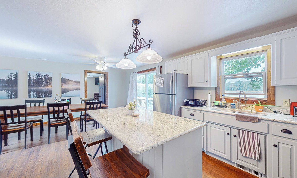 Deerwood Cabin | 2BR Cabin w/Shared Lake Access!
