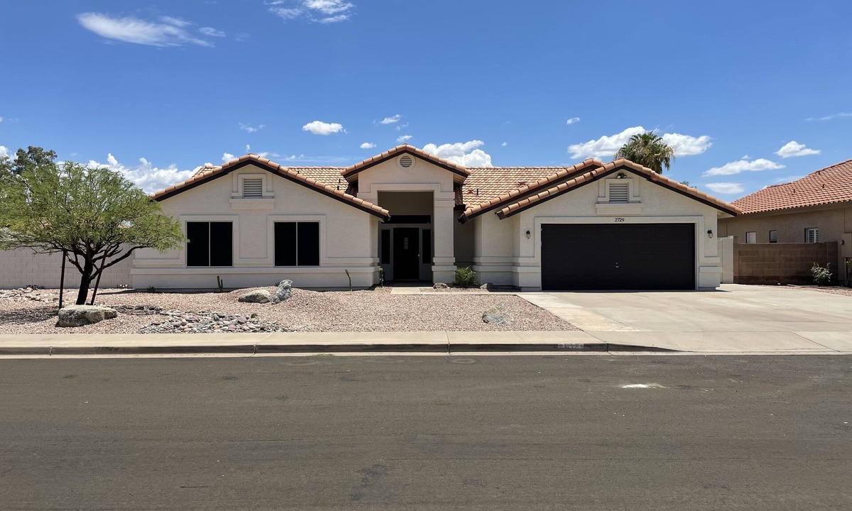 Mesa House | 3 Bedroom Desert Oasis