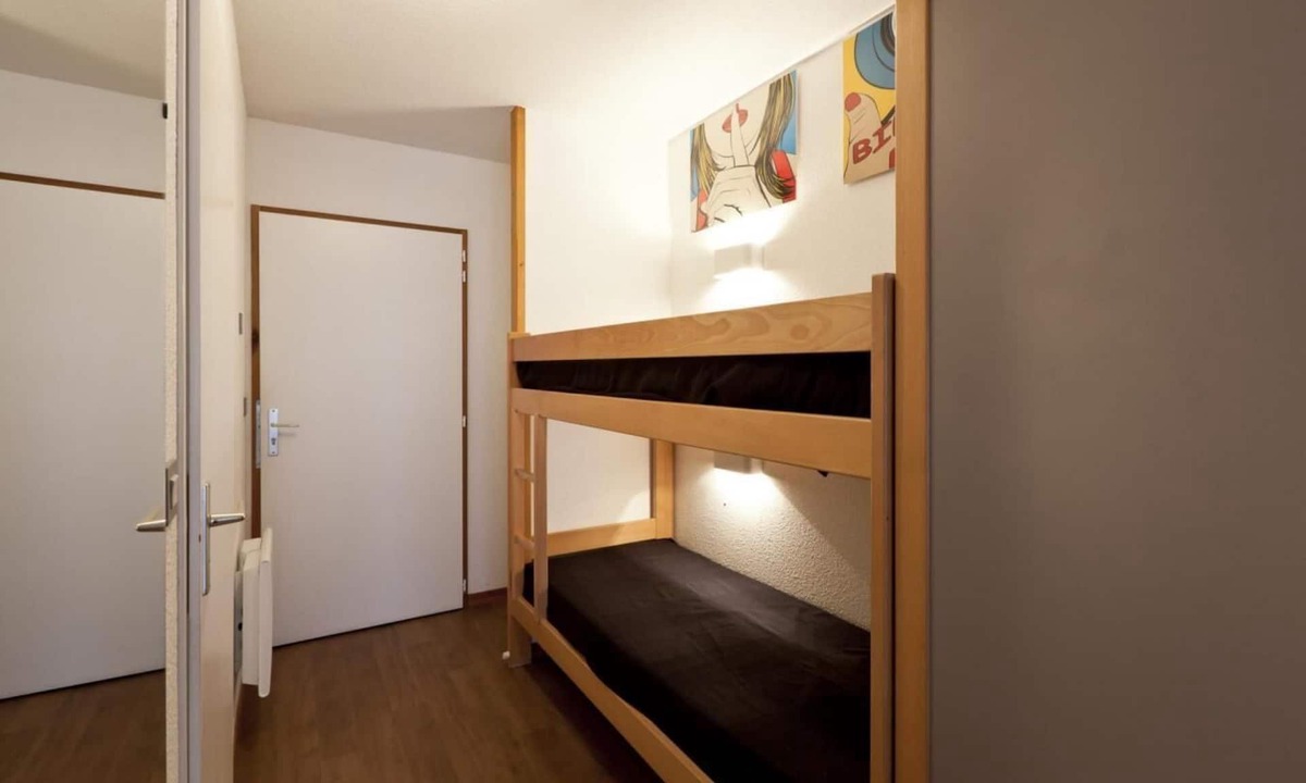 Brides-les-Bains Apartment | 50m from resort center, 3rd floor, balcony, 25m², Brides Les Bains