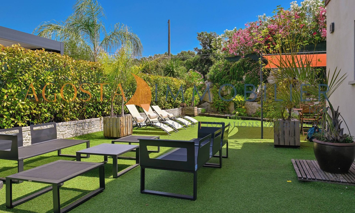 Porticcio Cabin | AIR-CONDITIONED BUNGALOW IN PORTICCIO FOR 4 PEOPLE