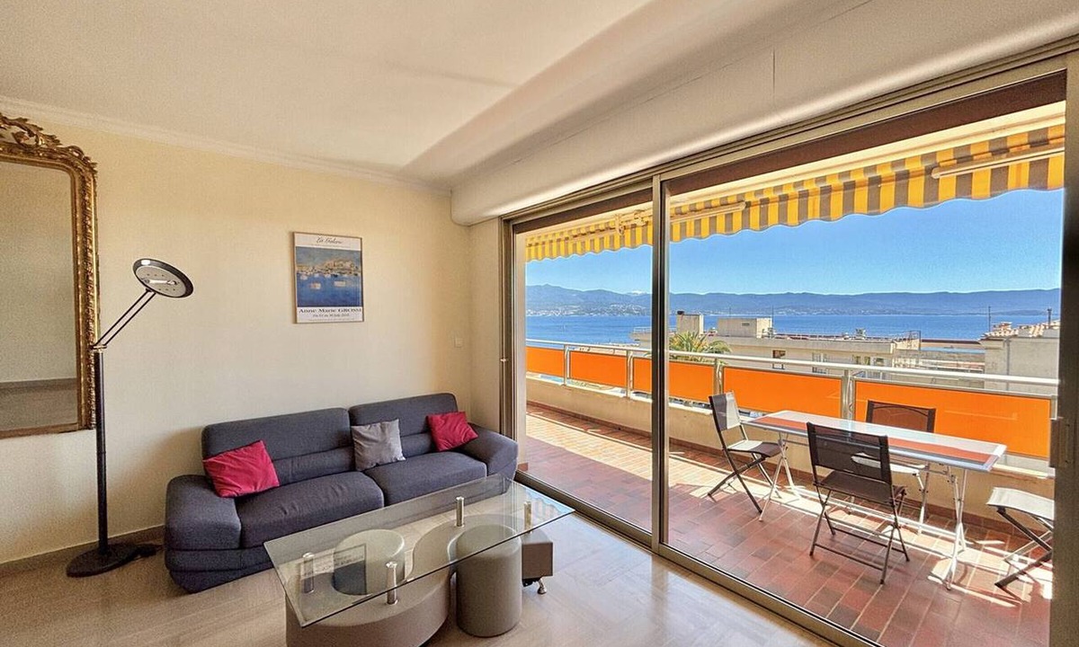 Ajaccio Apartment | Ajaccio: Air-conditioned 4-room apartment, 6 beds, downtown