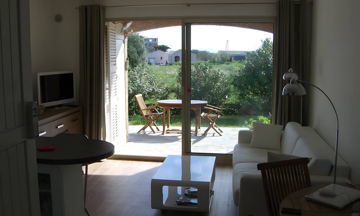 Macinaggio Apartment | Apartment 'Avec Terrasse Proche Mer' with Mountain View, Private Terrace and Air Conditioning