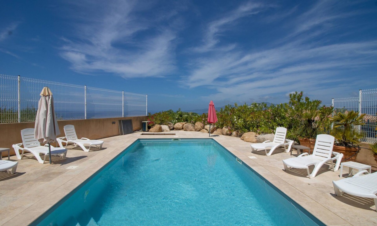 Albitreccia Apartment | Apartment 'Bel Neuf, Climatisé' with Sea View, Shared Pool and Wi-Fi