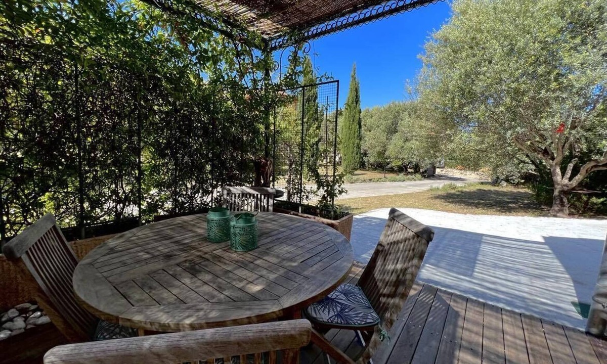 Propriano Apartment | Apartment on wooded land 2 minutes from the beaches and the center