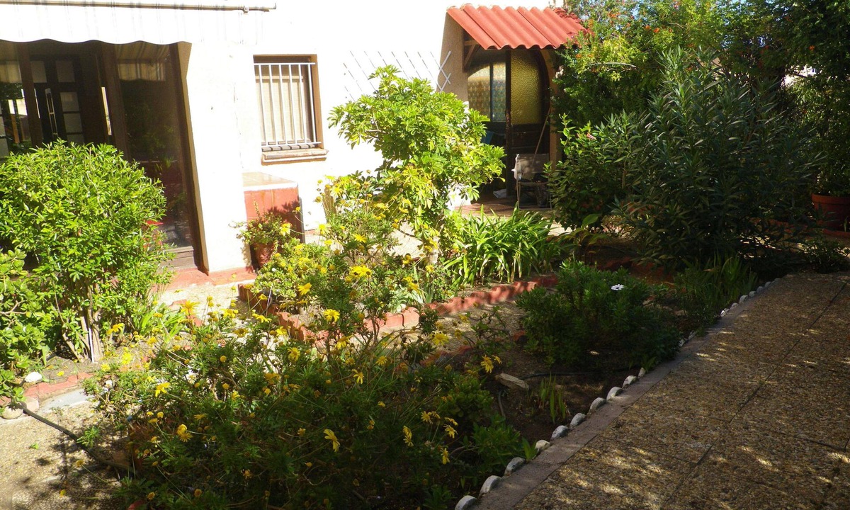 Monticello Apartment | Appart F3, 75m2 on the ground floor with private access, assigned parking space