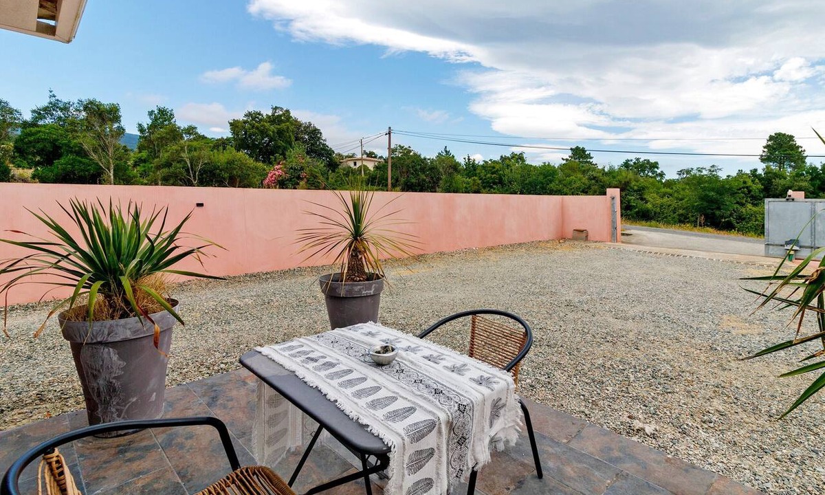 Solaro Bed & Breakfast | Bed and Breakfast 'Vill'amore' with Sea View, Wi-Fi and Air Conditioning