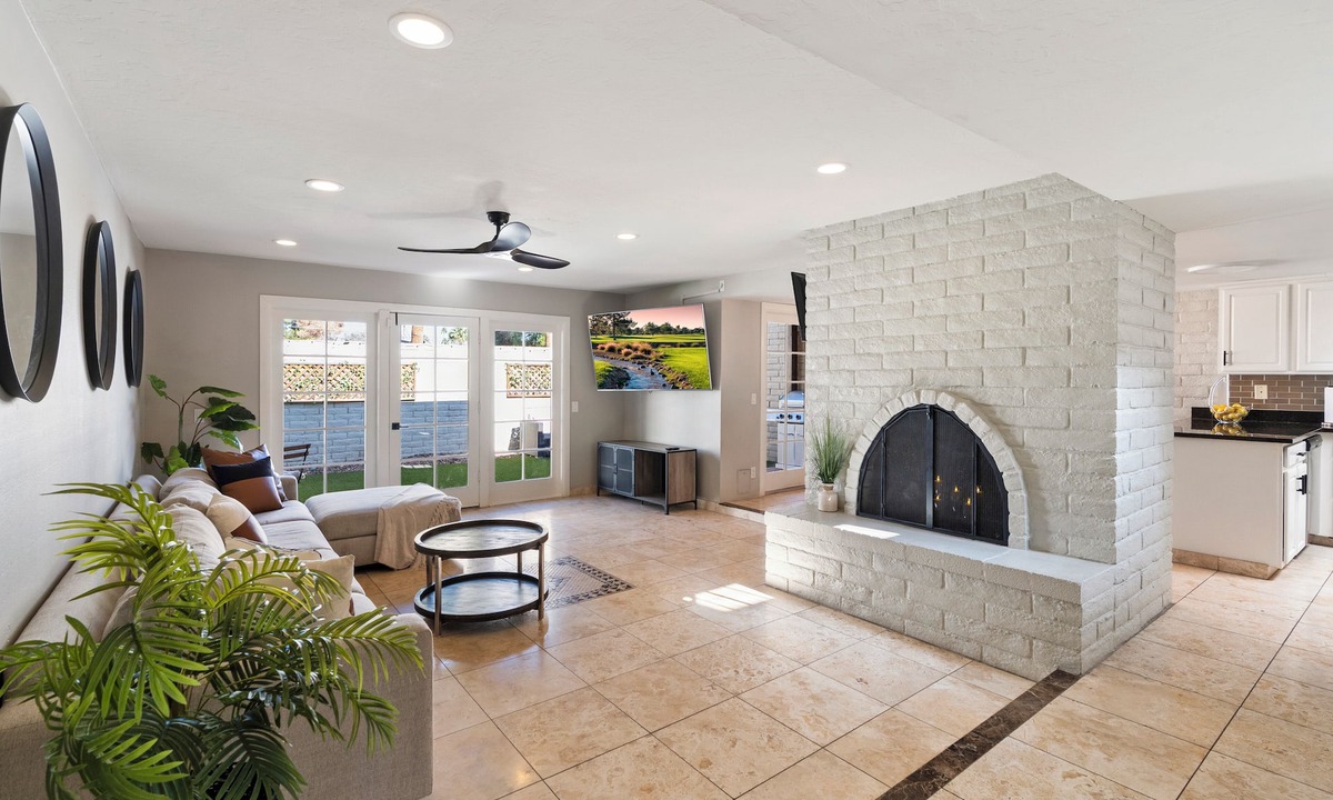 Villa San Marcos House | Bright & Modern 3BR House Steps to Old Town Scottsdale