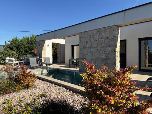 Afa Villa | Casa di Bà - villa 2 chambres avec piscine à 10 minutes des plages