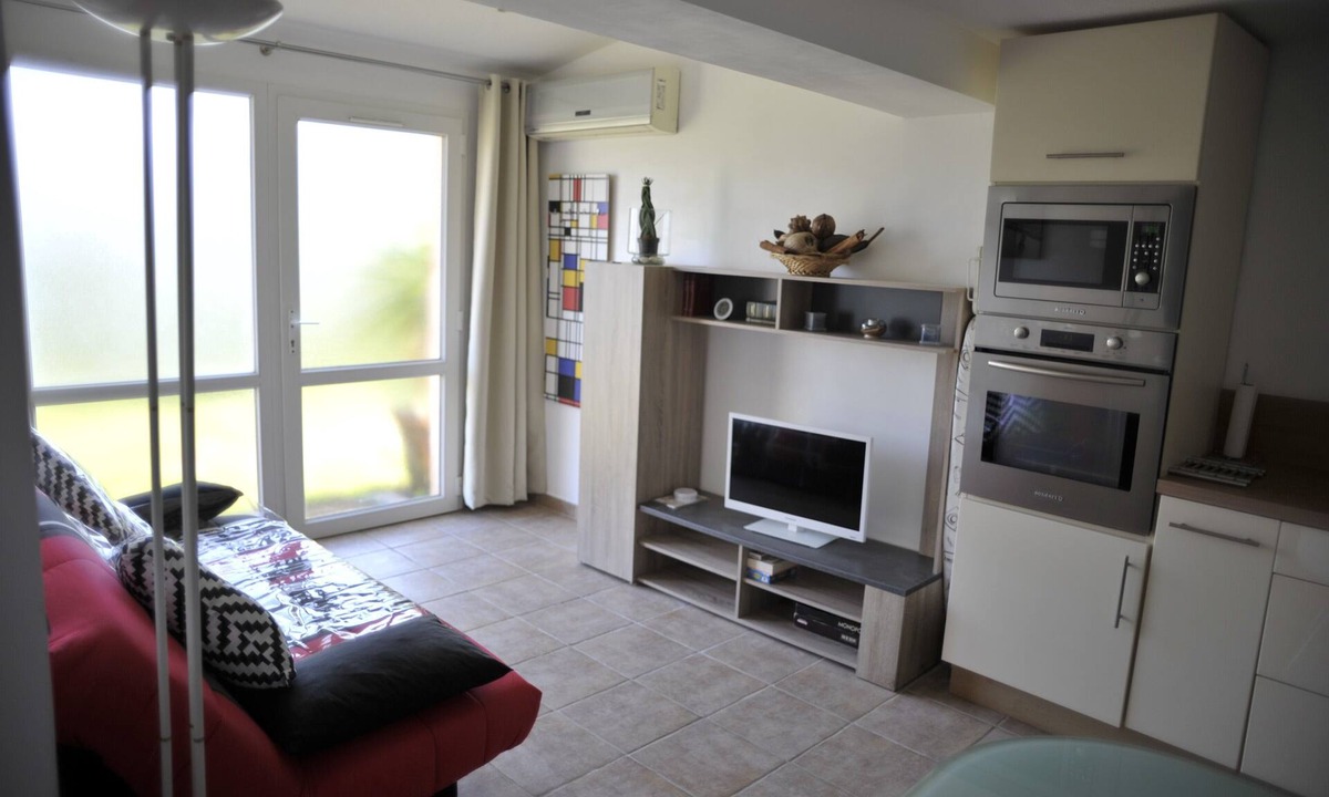Eccica-Suarella Apartment | Charming 1-Bedroom Apartment Near Beaches and Amenities