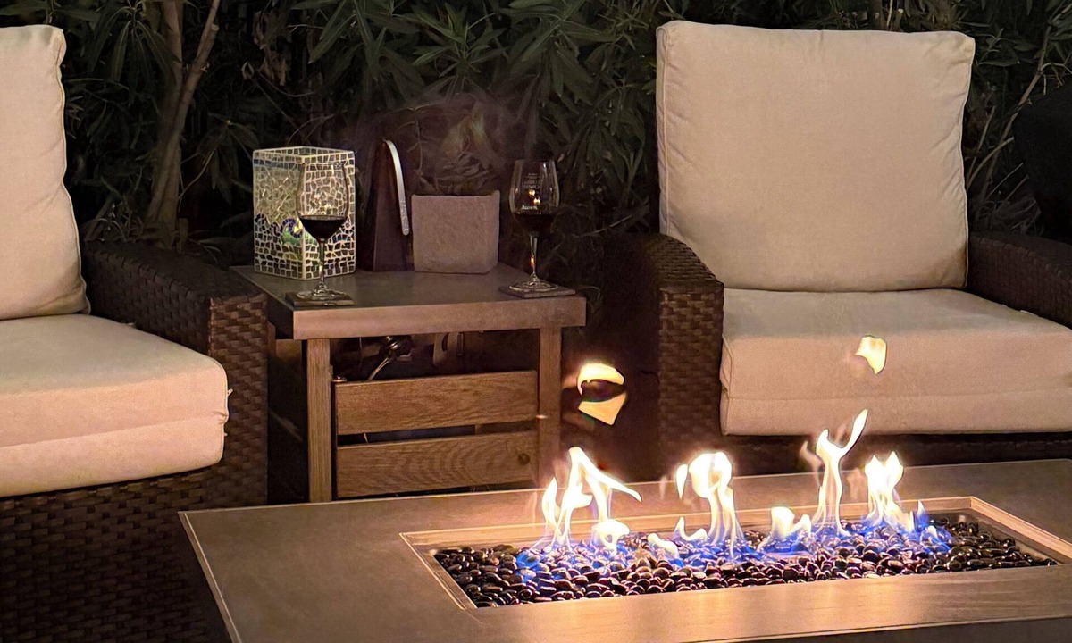 Surprise House | Charming 2-bedroom 2 bath house in serene Surprise. Your sun-drenched resort