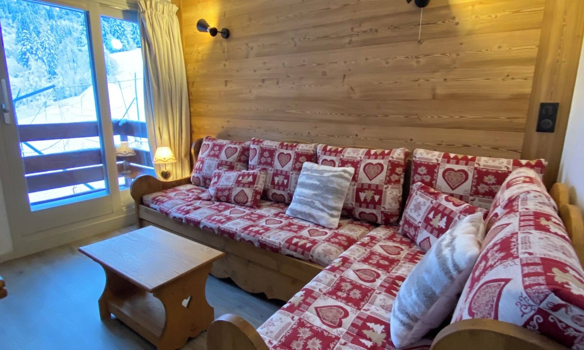 Valmorel Apartment | Charming T2 - At the foot of the slopes with parking, mountain view!