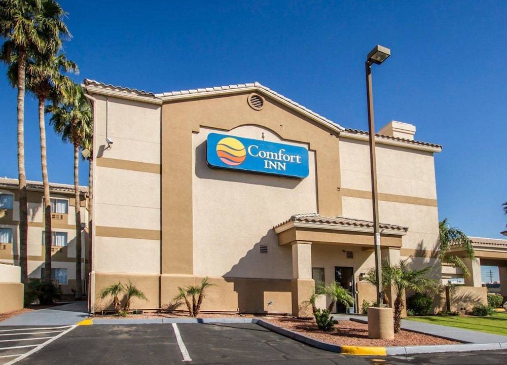 Estrella Hotel | Comfort Inn West Phoenix at 27th Ave and I-I0