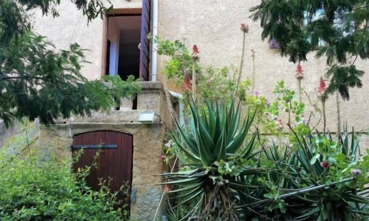 Calvi House | Corse House 6 pers wide garden 200m beach Calvi