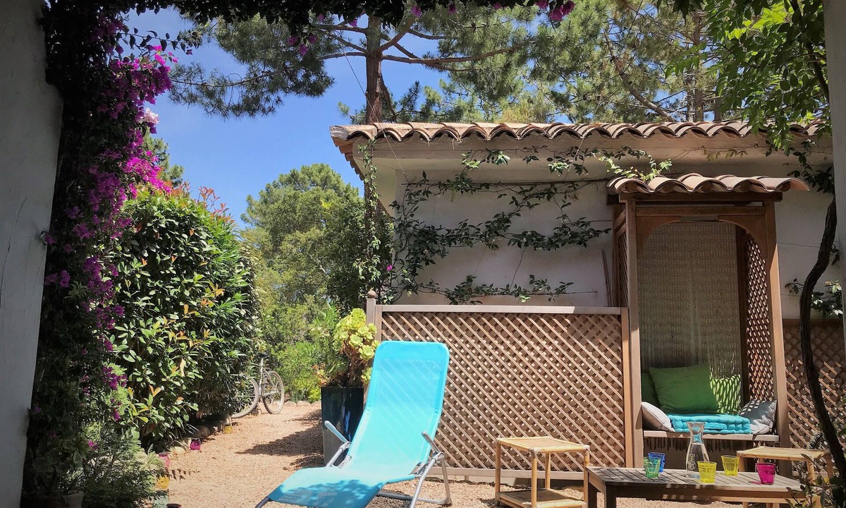 Lecci House | Cozy villa 🌞, air-conditioned, 5' walk to San Ciprianu beach 🌊