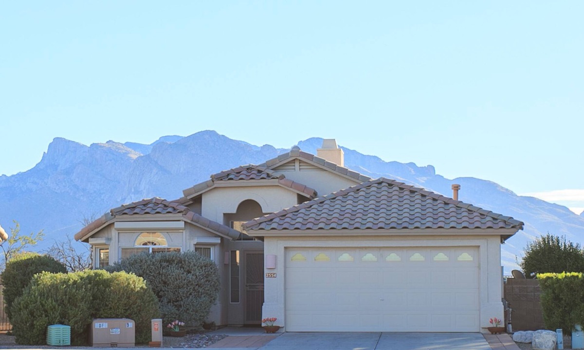 The Bluffs House | Delightful, cozy home w/breathtaking mtn views. Near hiking, golf & restaurants!