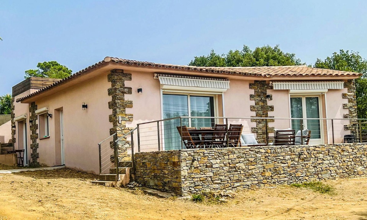 Pinarellu House | Beautiful modern house T4 quiet with its garden, beach walk 8 sleeps