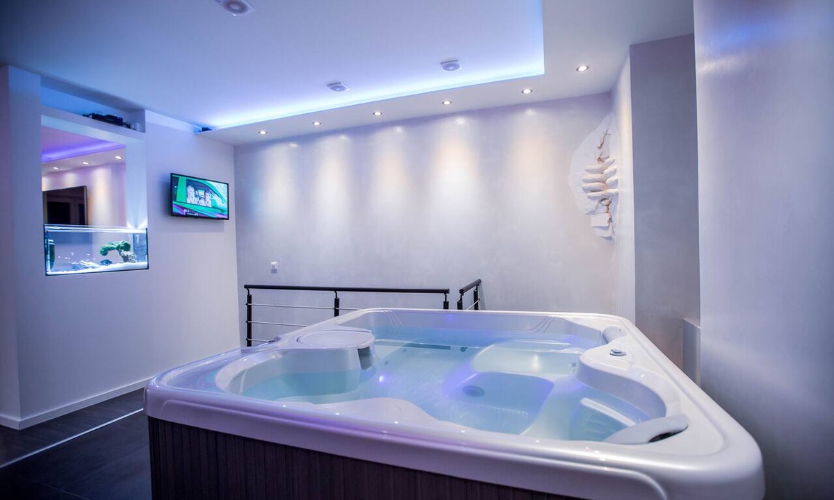 Colmar Centre Ville Apartment | Fully privatized apartment with jacuzzi and steam shower