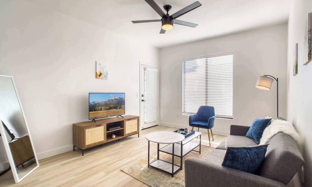 Desert Paradise Estates Apartment | Golf Lover's CozySuites Kierland Commons