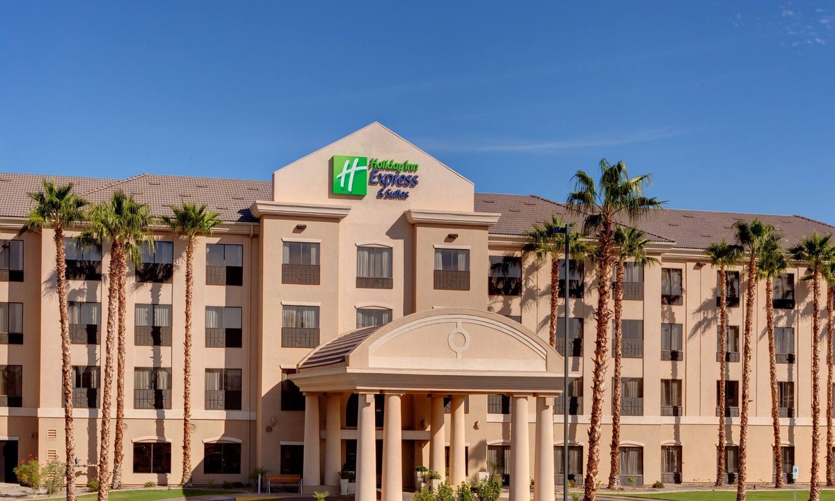 Yuma Hotel | Holiday Inn Express & Suites Yuma by IHG