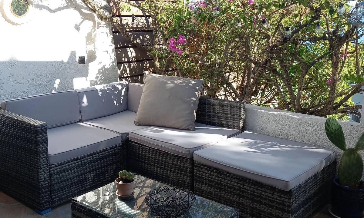 Monticello House | Homerez - Charming house in Monticello with sea view