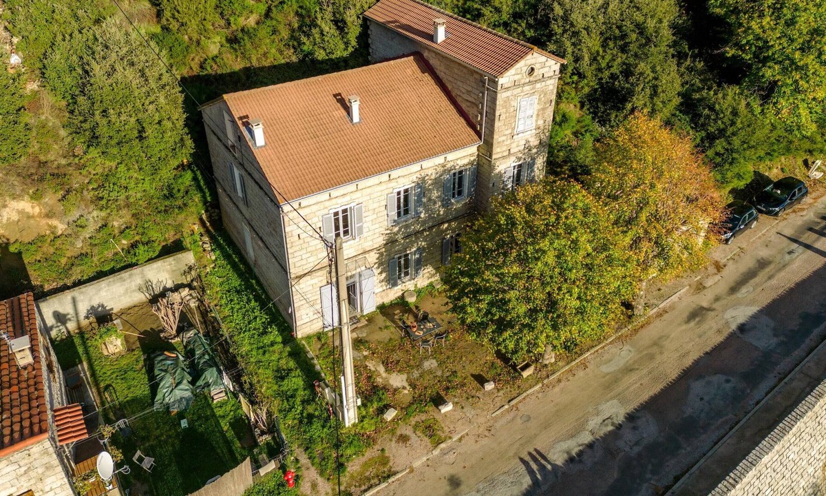 Levie House | Homerez - House 15 km away from the beach for 8 ppl. with terrace at Levie