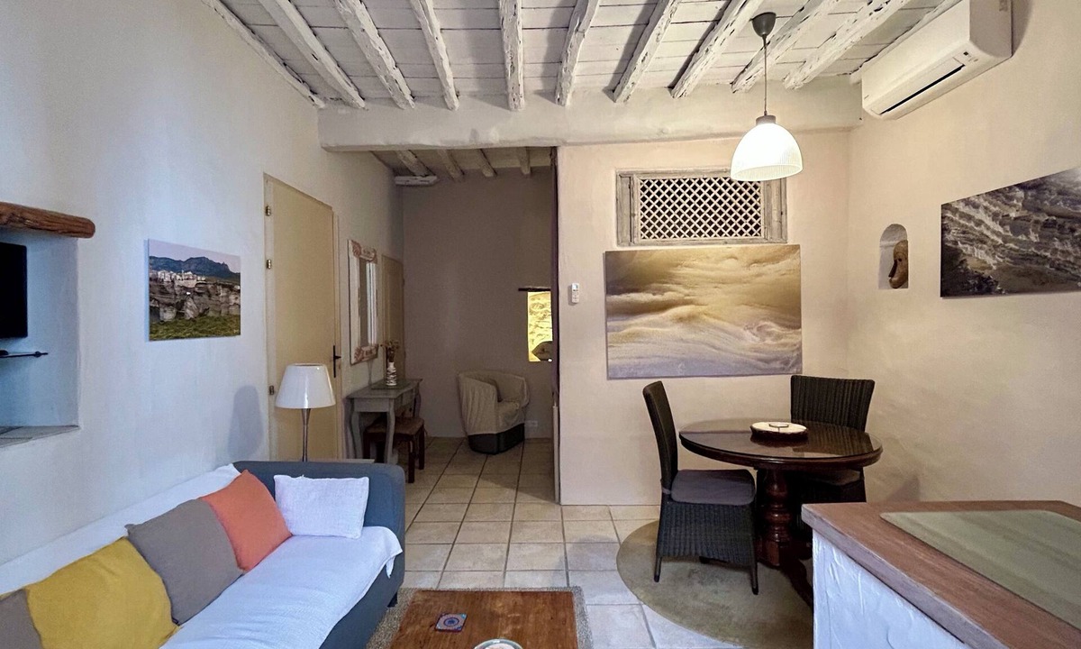 Bonifacio Apartment | IN THE HEART OF THE HISTORIC CENTER, BONIFACIAN APARTMENT FOR 2-3 PEOPLE