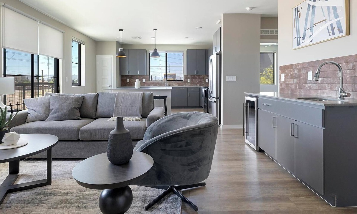 Warehouse District Apartment | Landing | Chic 2BD, Gym, Yoga Studio