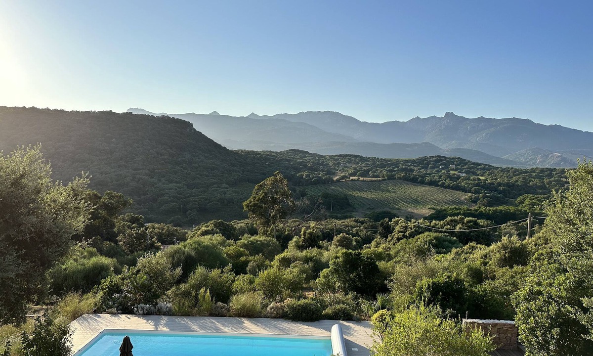 Figari House | Location D'une Villa Climatisée Avec Piscine et Terrain de Pétanque à Figari