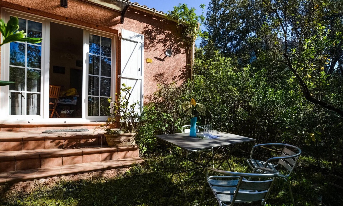Afa House | Lovely home in AFA with house a panoramic view