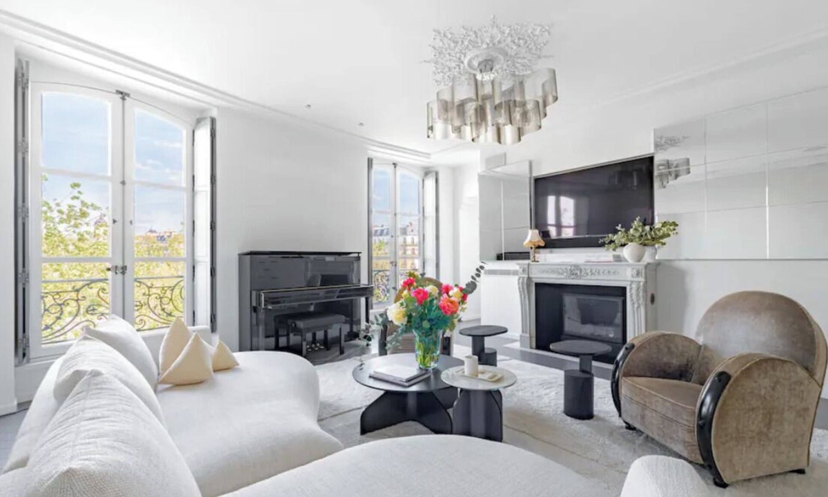 4th Arrondissement Apartment | Luxury Ile St Louis, Paris with views of Seine in every room, AC, Elevator