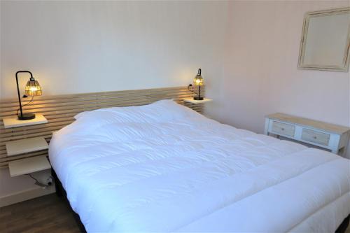 Perros-Guirec Villa | Maison avec WIFI, jardin, à 900m de la plage de Trestraou à PERROS-GUIREC Ref 849