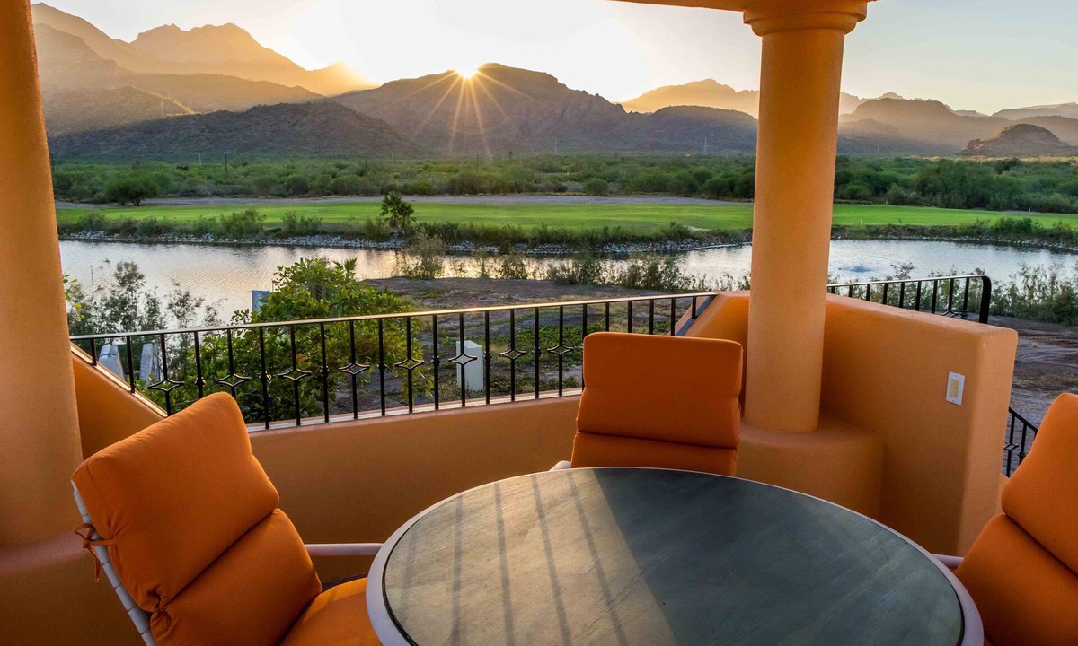 Nopolo House | Marvellous Mountain & lake view. Bikes available for guest By Casago