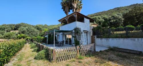 Vetricella Villa | Mini villa T2 climatisée, vue mer, cosy & moderne