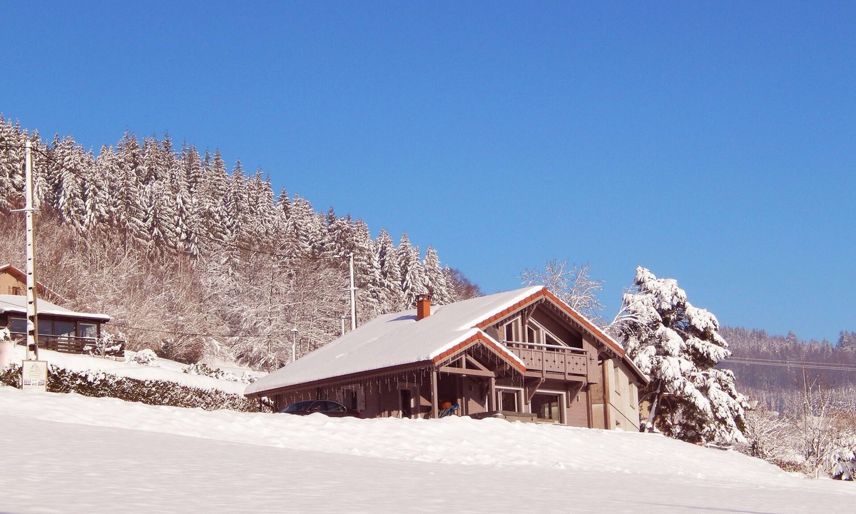 La Forge Ski Chalet | Modern chalet with whirlpool bath, outdoor Jacuzzi and magnificent valley views