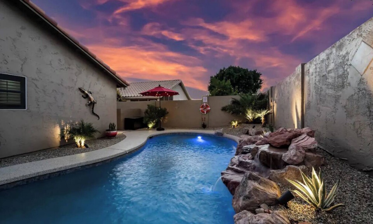 Parkridge House | Modern Southwest home w/heated pool oasis
