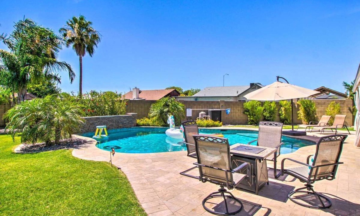 East Mesa House | New AZ Oasis, Fire Pit, Yard, Grill, & Hot Tub!