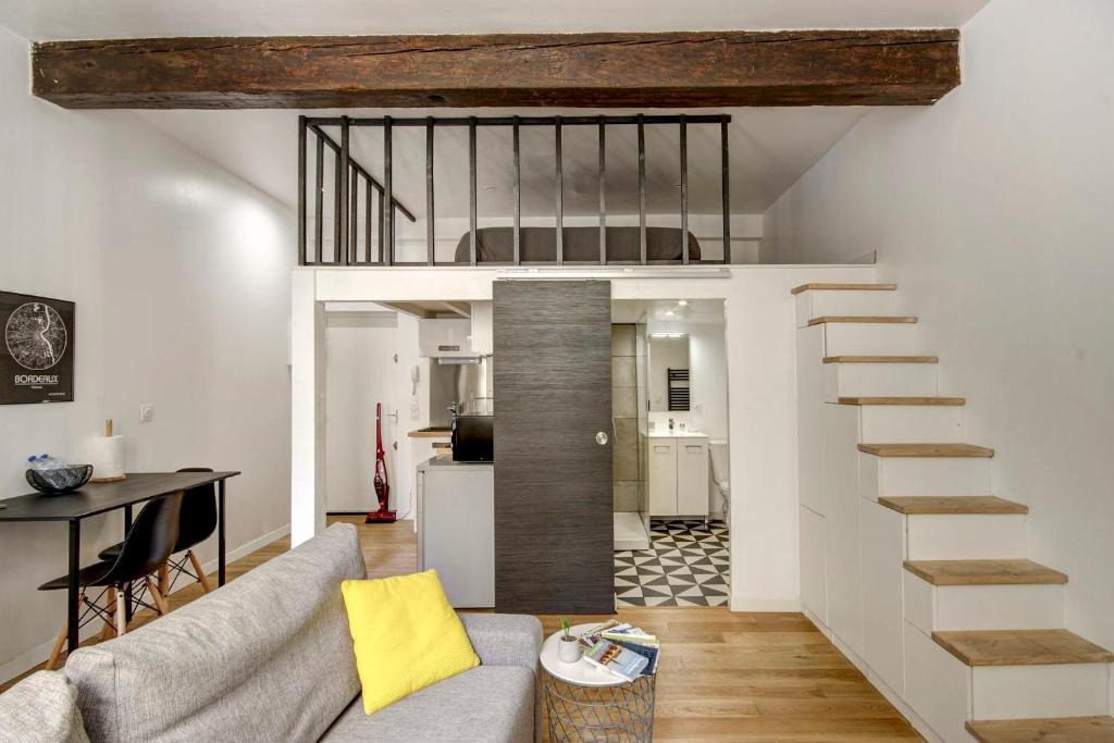 Saint-Michel Apartment | Nice apartment in the historic heart of Bordeaux