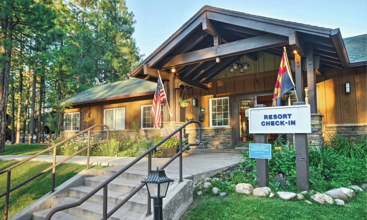 Pinetop Resort | OFFICIAL LISTING | Worldmark Pinetop Cozy 1BR w/Fireplace, Balcony, Pool & More