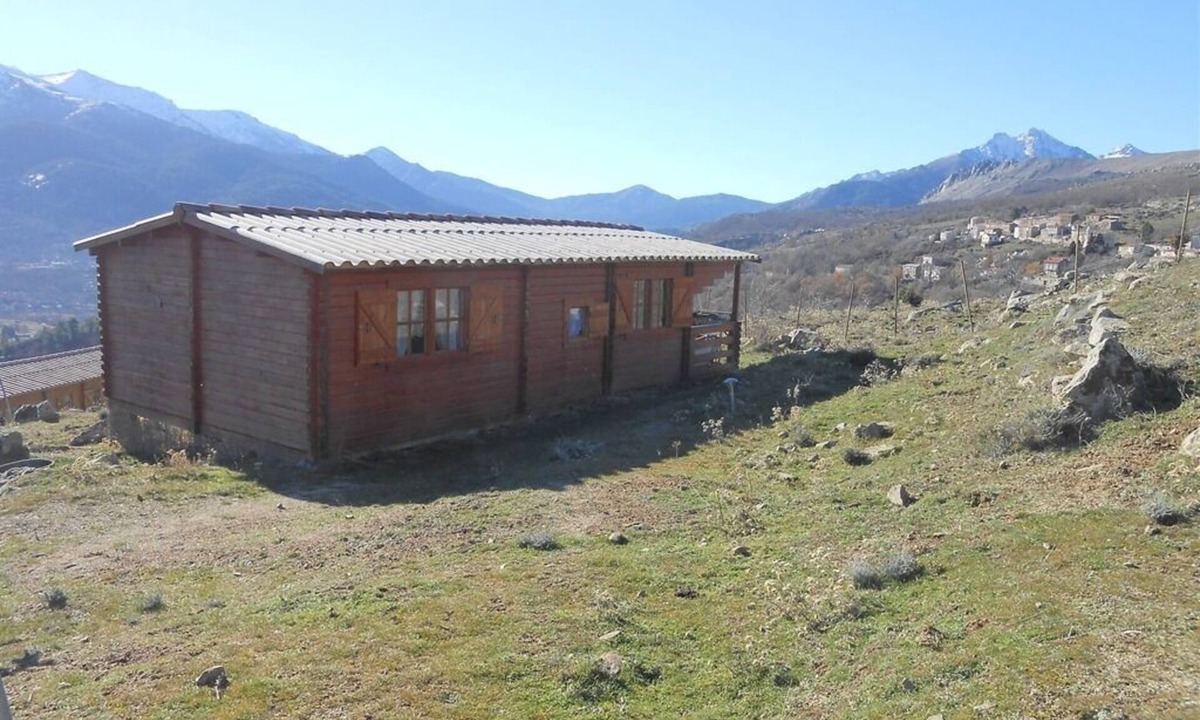 Lozzi Ski Chalet | Paglia Orba-Chalet-Private Bathroom