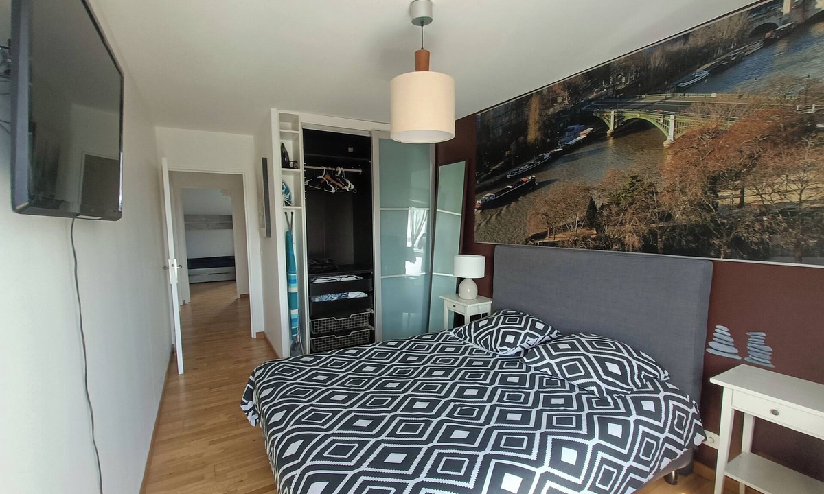 Saint-Denis Apartment | PARIS/Large family Apartment (3 bedrooms + 2 bathrooms)