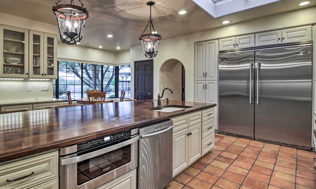 Tanque Verde House | Pet-Friendly Tucson House w/Private Pool!
