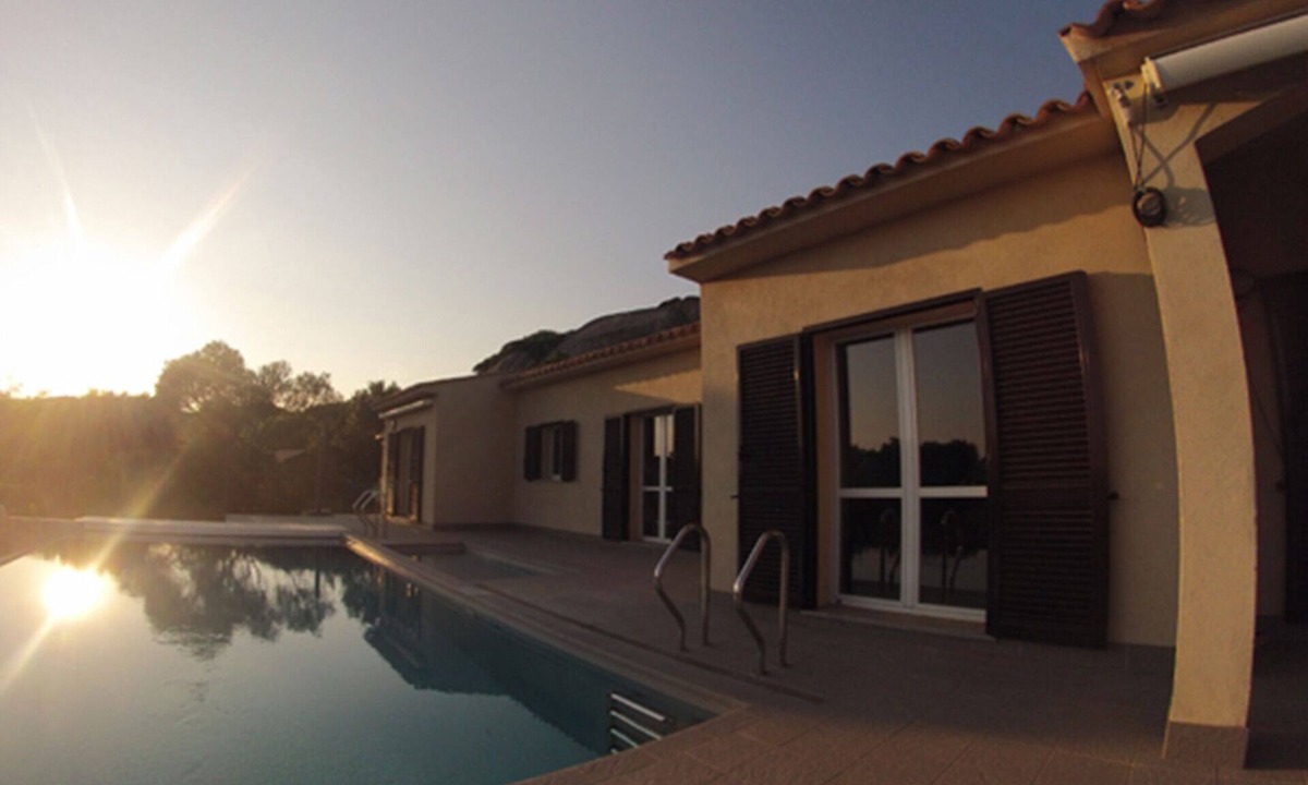 Pianotolli-Caldarello Villa | Pianottoli Caldarello: House/Villa - Pianottoli - CaldarelloHouse with garden