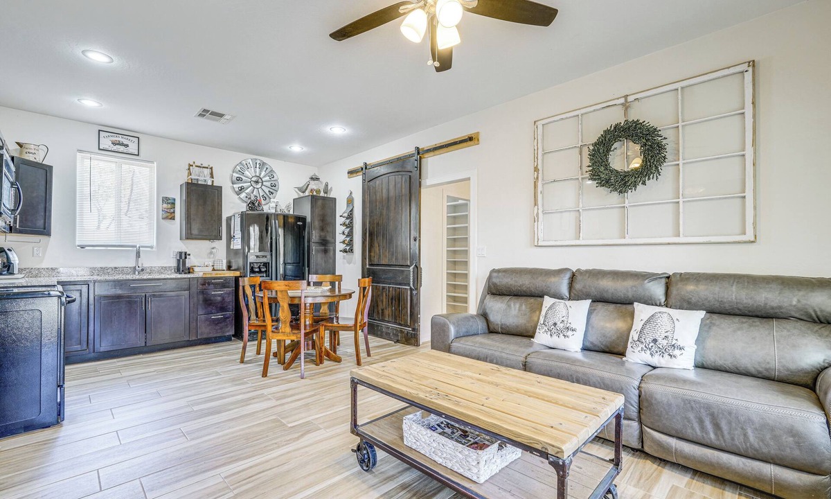 Gilbert House | Private Acreage, Pet-Friendly Yard! Gilbert Haven