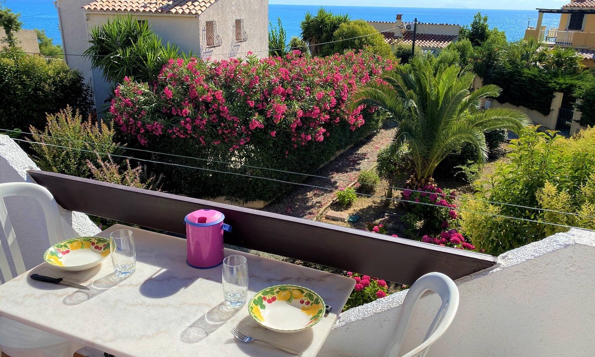Bravone Apartment | Quiet apartments 50m from a sandy beach (barbecue, garden, terrace)
