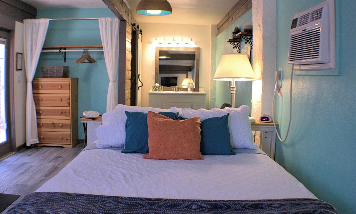 Chandler Bed & Breakfast | Quiet, Pet-Friendly Detached Private Studio