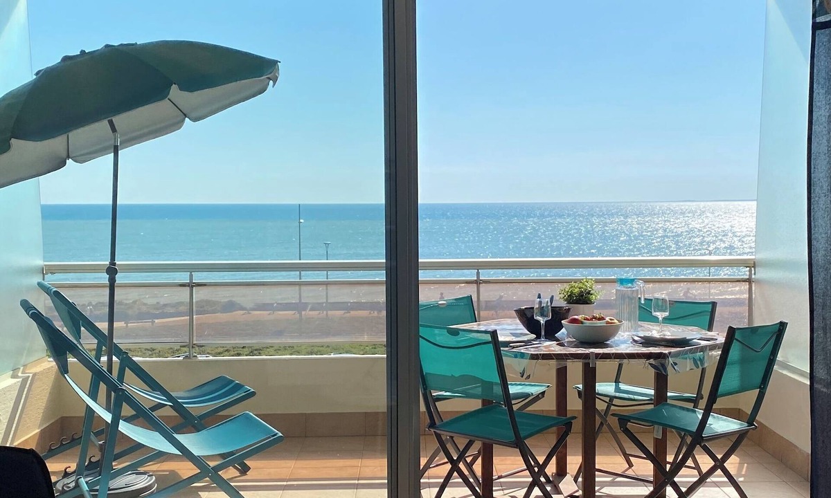 Saint-Hilaire-de-Riez Apartment | Renovated apartment with sea view - Esplanade St Jean de Monts - Free Wifi